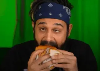 😵‍💫 ef6e2ac1 남자, 먹는, 음식, 버거, 사람, 인물사진 telegram sticker