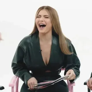 🦋 170e57dd Kylie Jenner lachend, Frau, Person, Promi telegram sticker