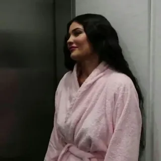 🦋 6b6cdbe8 Frau, Bademantel, Rosa, Aufzug, Porträt telegram sticker