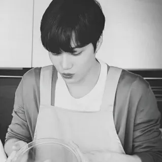 🗝 b96c1964 人, 烹饪, 围裙, 黑白, 室内, 厨房 whatsapp sticker