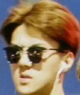 🤨 77b2e69f telegram sticker