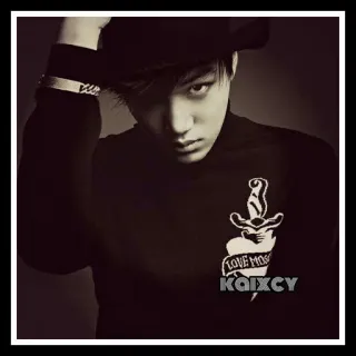 😐 0d14b1fc LOVE MOS KAIXCY ritratto, persona, cappello, pugnale, cuore, amore, vintage telegram sticker