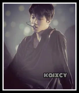 🤔 6852ef55 KAIXCY persona, uomo, capelli scuri, artista, cantante, musica telegram sticker