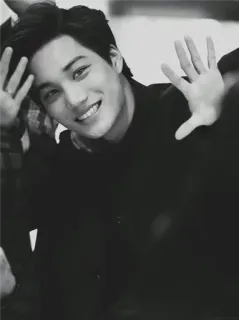 🌑 5426c74d retrato, homem, sorriso, kpop, celebridade, cantor, exo whatsapp sticker