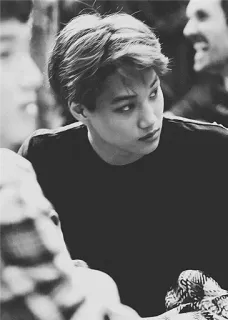 🌑 5aae18ce Kai pessoa, homem, coreano, K-pop, cantor, celebridade whatsapp sticker