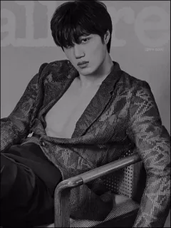 🌑 84d14e95 Kai homem, sentado, interior, retrato, camisa aberta, jaqueta whatsapp sticker