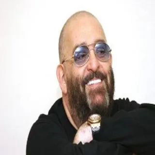 😁 c4b8096d man, portret, baard, lachend, bril, volwassen telegram sticker