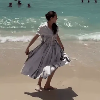 🏝 60f5565f bãi biển, phụ nữ, váy, đại dương, biển, nước telegram sticker