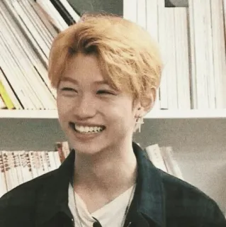 ➖ 268d9d51 Felix orang, selebriti, tersenyum, pria, bahagia, kpop, penyanyi, stray kids, idola telegram sticker