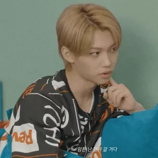 ➖ b623e651 아무튼 난 먼저 갈 거다 pria, korea, laki-laki, orang, Felix telegram sticker