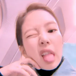 🌹 7537f7fb guiño, lengua, selfie, retrato, mujer, persona telegram sticker