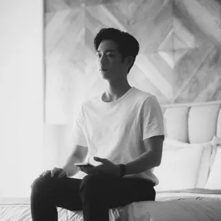 ➖ 5ba3f1c7 Mann, sitzen, Schlafzimmer, drinnen, T-Shirt, Hose whatsapp sticker