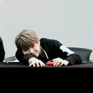 🙂 7a4dac1c whatsapp sticker