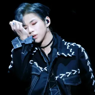 😑 a52bedbe Kpop, Idole, Chanteur, Artiste, Scène whatsapp sticker