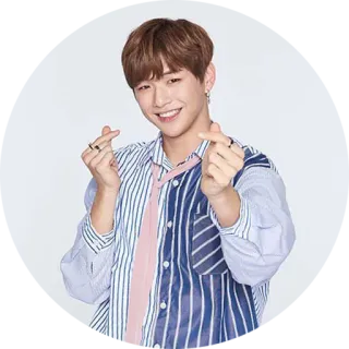 ❤️ 4636c13c 男人, 韩国, 心, 手指爱心, 可爱, 微笑 telegram sticker