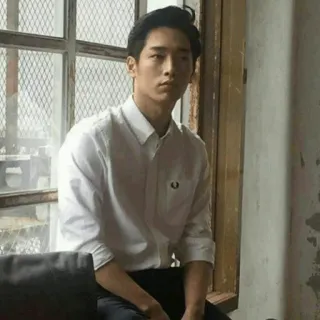 🖇 dfbca8f7 ผู้ชาย, นั่ง, หน้าต่าง, ภาพเหมือน, ในร่ม, เสื้อเชิ้ต telegram sticker