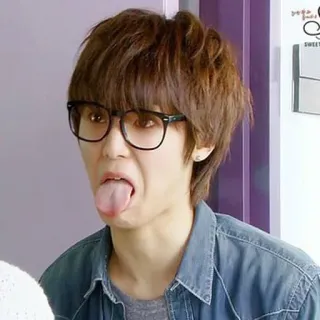 😜 673d00e2 舌头, 眼镜, 脸, 表情, 傻 telegram sticker