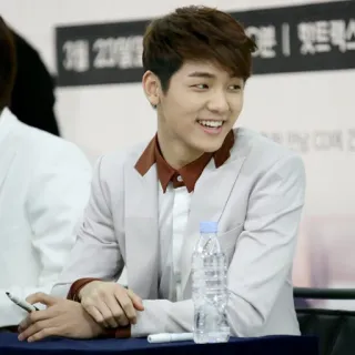 😁 e4d18e3e telegram sticker