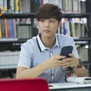 👀 f77855e8 telegram sticker