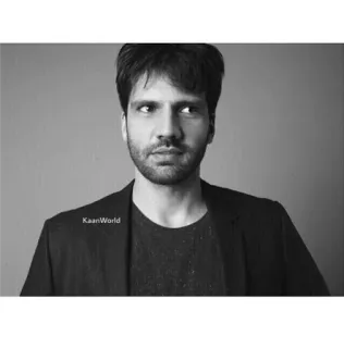 🖤 e24a3af4 KaanWorld uomo, ritratto, bianco e nero, completo, maschio whatsapp sticker