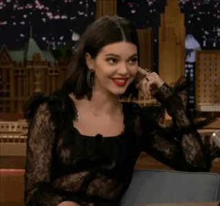 🥀 472acb81 vrouw, portret, actrice, persoon, glimlach, talkshow telegram sticker