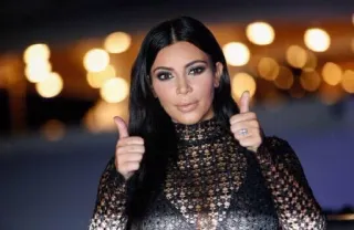 👍 3f6e3e6c Kim Kardashian célébrité, pouce levé, personne, femme telegram sticker