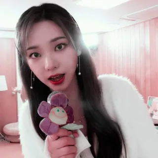 🎤 9d02587b mulher, flor, retrato, sorrindo, pessoa, microfone telegram sticker