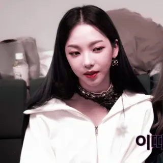 🥺 5c3b9c7d 이때 kpop, idol, woman, asian, face, portrait telegram sticker