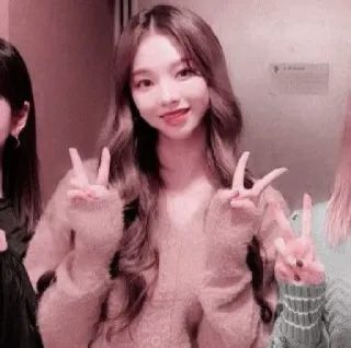 🥺 68f014c4 woman, peace sign, girl, woman, cute, pretty, pose telegram sticker