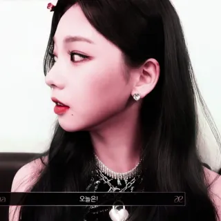 🥺 7627baaf 오늘은! woman, portrait, earrings, necklace, K-pop telegram sticker