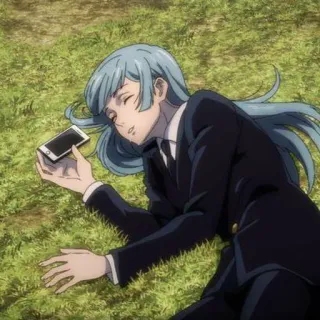 🪵 9e4323f9 动漫, 角色, 躺, 草地, 手机, 正装 telegram sticker