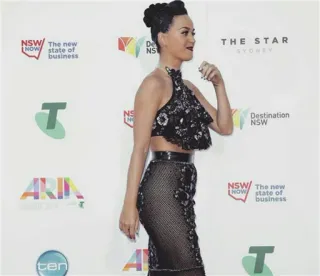 🐩 e3d08abf NSW The new
NOW state of
business
T
ARIN
Destination
NSW
THE STAR
SYONE
NSW The new
LHOWY state of
business
ten presse, événement, tapis rouge, chanteur, célébrité whatsapp sticker