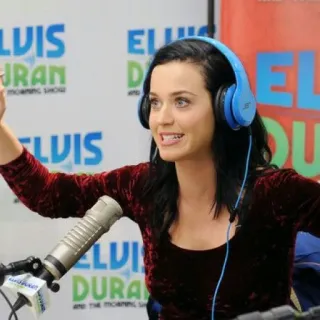 🍪 49c25131 Elvis Duran and the Morning Show ELVIS DURAN
AND THE MORNING SHOW katy perry, elvis duran, radio, musique, interview, chanteur, célébrité, matinale telegram sticker