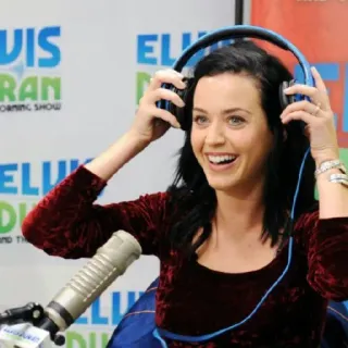 🍪 8310bfcc Katy Perry Elvis Duran Morning Show Katy Perry, Chanteuse, Célébrité, Émission radio, Elvis Duran telegram sticker