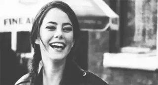 🖤 207bbe2d 肖像, 女人, 微笑, 黑白, 快乐 telegram sticker