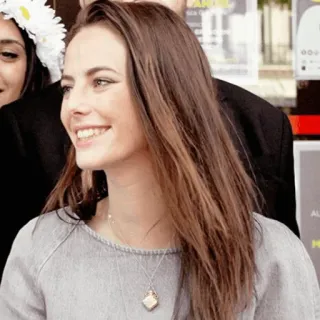 🎣 1a550379 портрет, женщина, девушка, человек, ожерелье, украшения, волосы whatsapp sticker