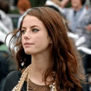 🎣 1be980f8 женщина, портрет, человек, модель, актриса, каштановые волосы, Кая Скоделарио whatsapp sticker