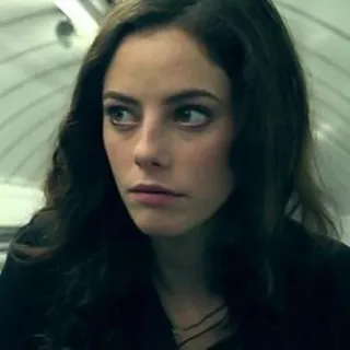 🎣 311e089b женщина, портрет, лицо, актриса, брюнетка, серьезная whatsapp sticker