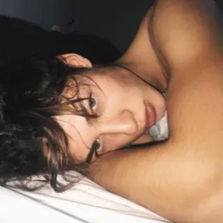 😴 8d474a95 男人, 赤膊, 男性, 床, 躺 telegram sticker