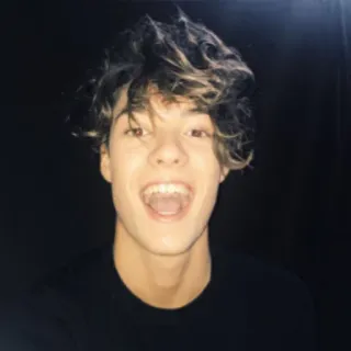 😀 9ecef0d4 肖像, 人物, 脸, 微笑, 青春 telegram sticker