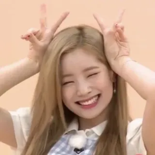 ✌ 61345c15 osoba, kobieta, portret, znak pokoju, szczęśliwy telegram sticker