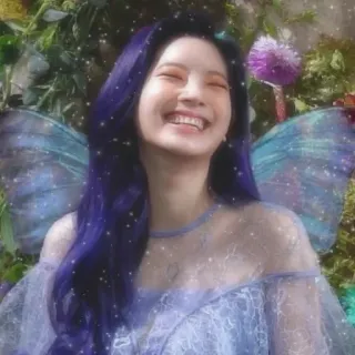 🥰 bd93412d kobieta, wróżka, portret, uśmiech, skrzydła, fantazja telegram sticker