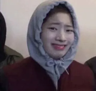 😬 cd0fb0c2 Meme, Śmieszne, Portret, Wyraz twarzy, Kobieta, Bluza z kapturem, Osoba telegram sticker