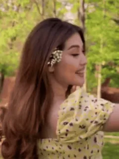 🍓 84f30269 mujer, flores, retrato, sonrisa, naturaleza, primavera telegram sticker