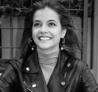 🚩 c0292c44 Frau, Porträt, lächelnd, Mädchen, Schwarzweiß, Lederjacke telegram sticker