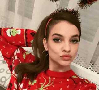 🚩 c06a97ca Frau, Selfie, Porträt, Creolen, Creolenohrringe, Brünette, Augen telegram sticker