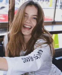 🚩 c971d769 AIKE JEANS Frau, Porträt, Lächeln, Jeans, Model, Mode telegram sticker