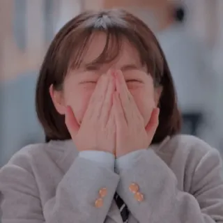 🟪 aa68f565 幸せ, 嬉しい, 女性, 女の子, 顔を隠す, 笑う, 可愛い telegram sticker