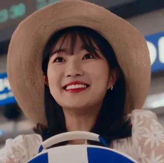 🦋 8a769f5a ผู้หญิง, หมวก, ยิ้ม, ภาพเหมือน, เพศหญิง telegram sticker