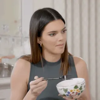 🤍 f39c6c81 여자, 먹기, 그릇, 포크, 부엌, 음식 telegram sticker